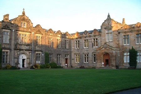 圣安德鲁斯大学排名怎么样？是英国名校吗？