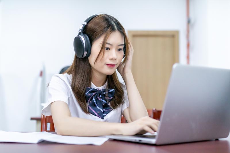 悉尼大学与澳大利亚国立大学谁好？