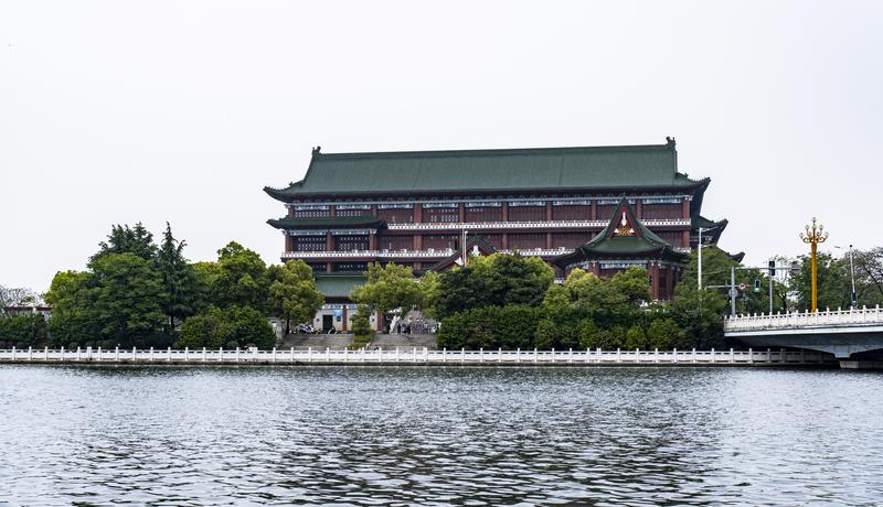 马来亚大学地址在哪？马来亚大学好不好？