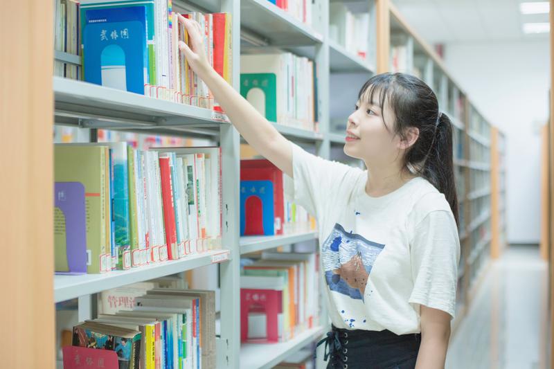 马来西亚马来亚大学2022年qs世界排名是第几名？