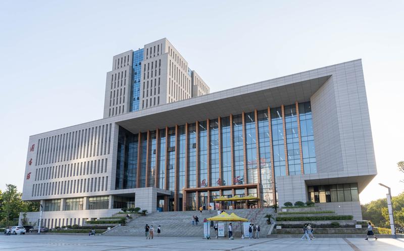 慕尼黑工业大学与慕尼黑大学哪个值得上？