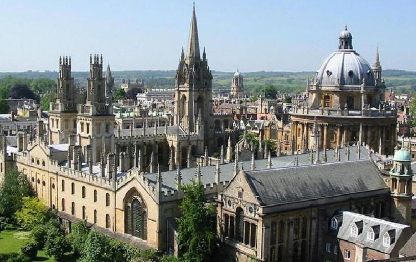 2022年英国利兹大学法学院世界排名咋样？