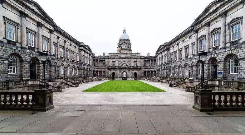 2022年爱丁堡大学法学院专业排名怎么样？