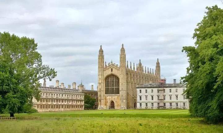 2022年英国剑桥大学法学院世界排名第几？