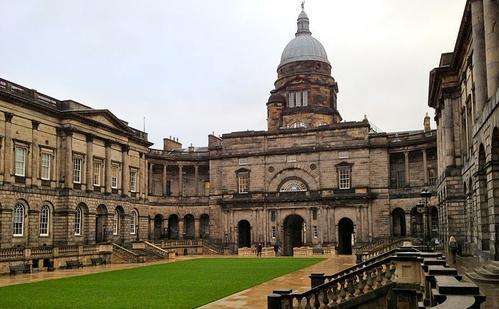 2022年英国爱丁堡大学医学院专业排名多少？