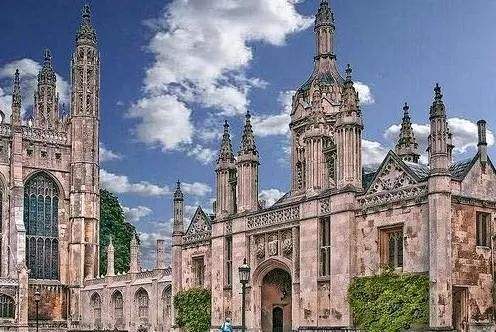 读牛津大学学费一年要多少钱？