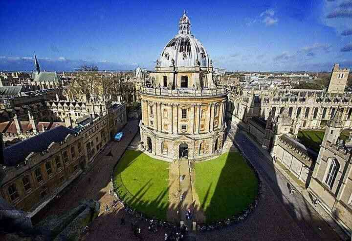 牛津大學和劍橋大學哪個更好？