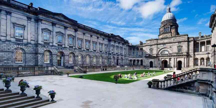 爱丁堡大学与曼彻斯特大学哪个比较好？