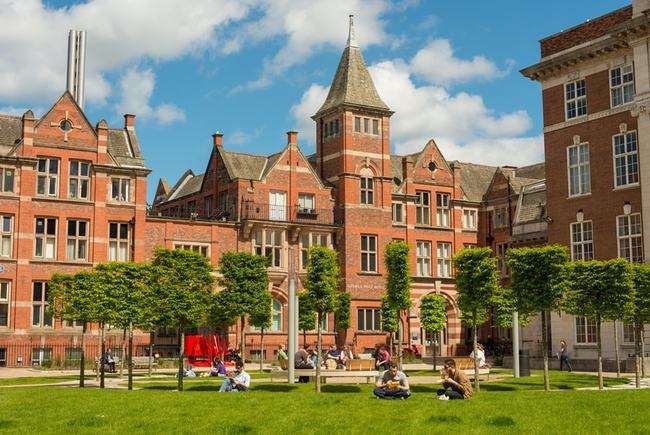 伯明翰大学和利物浦大学哪个好？