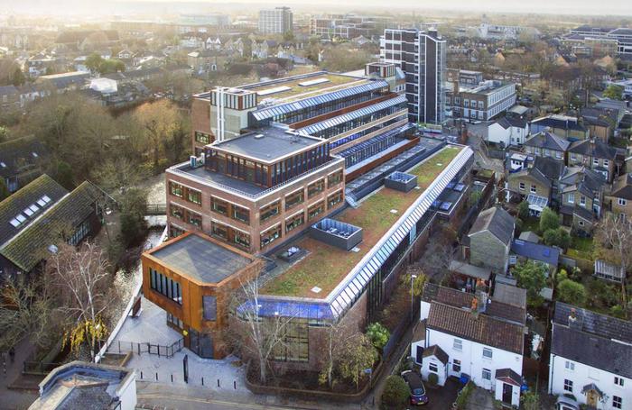 留学费用大揭秘：英国金斯顿大学学费多少钱